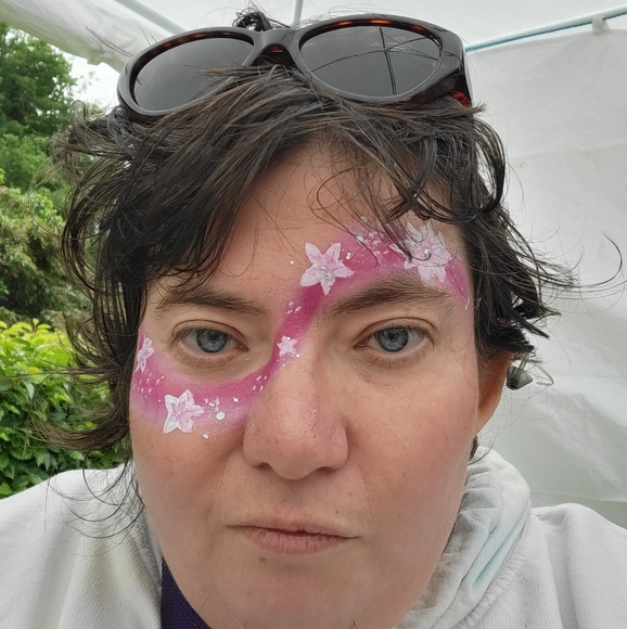 Meet your Posher, Jessica - Picture 2 of 2